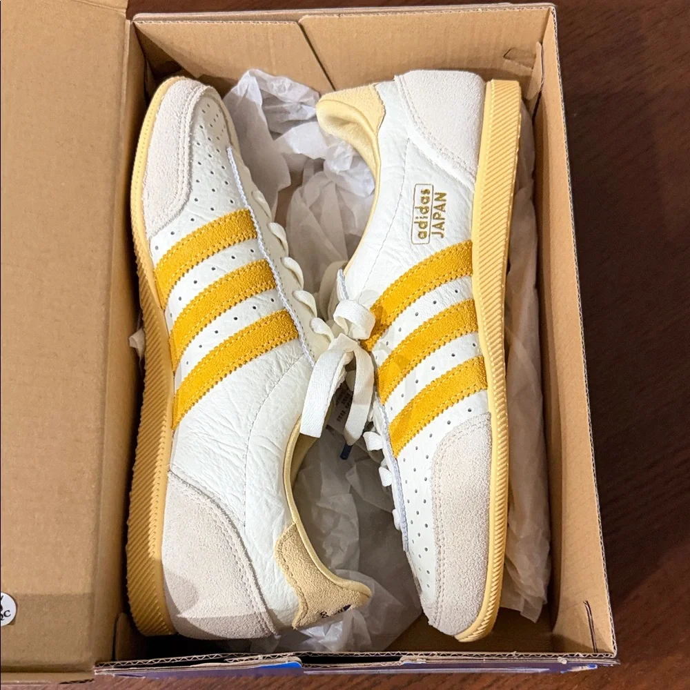 Adidas Originals Japan Shoes - Picture 2 of 4